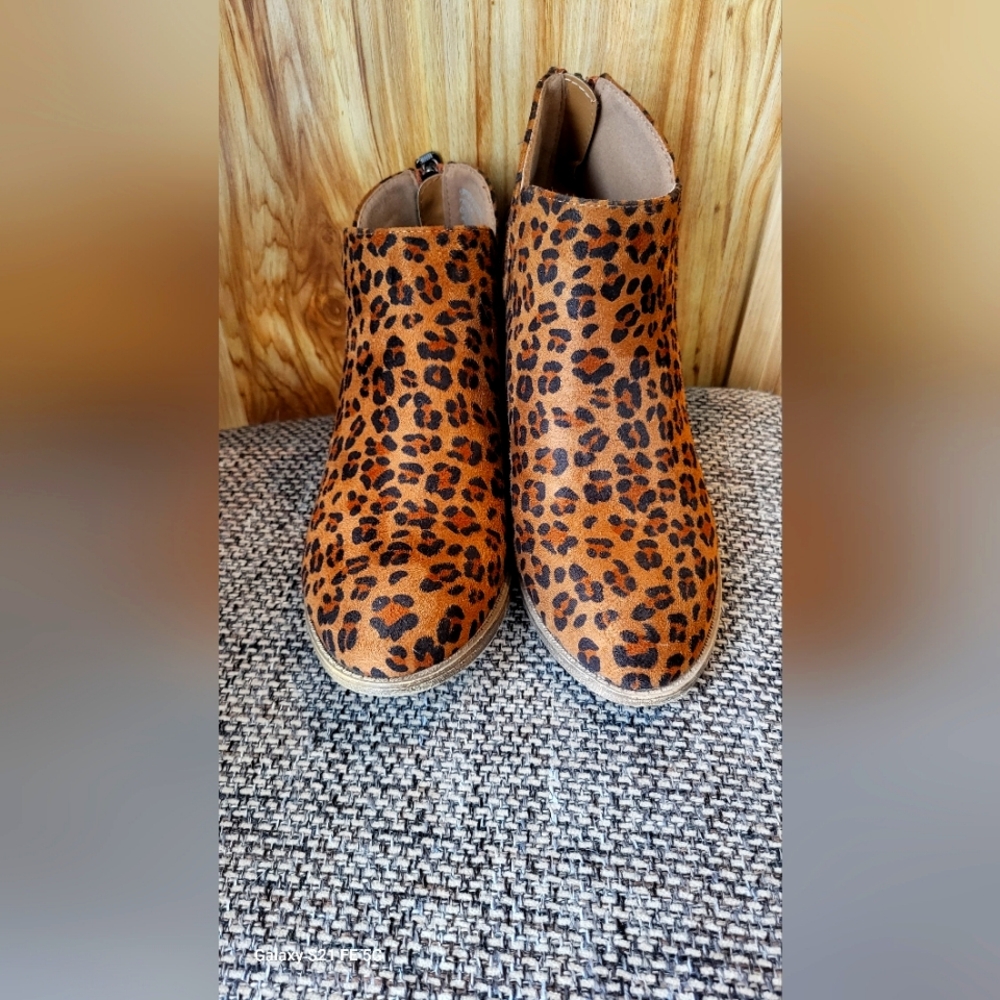 Suede leopard print bootie with heal zip 8.5